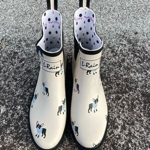 Rain boots size 7
